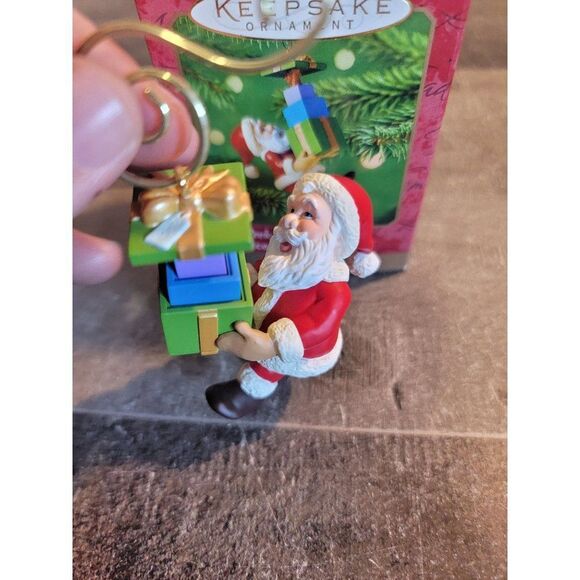 Hallmark 2001 peek-a-boo present ornament Xmas decor Santa Claus - Picture 2 of 4
